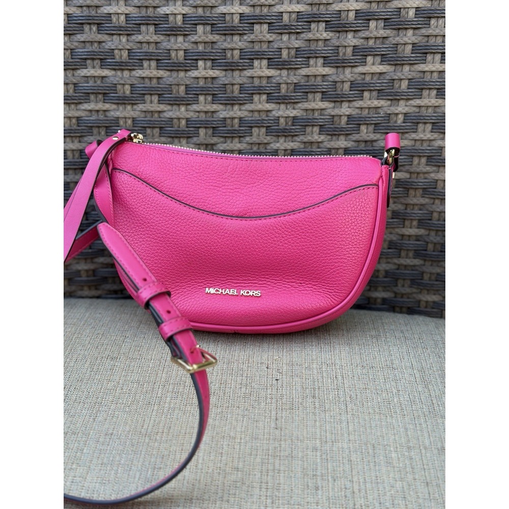 Michael Kors Dover Small Women Leather Half Moon Crossbody Bag in Electric Pink